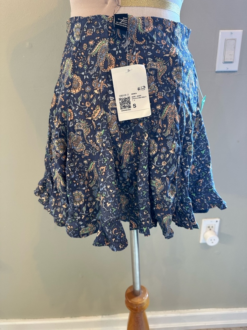 Forever 21 Navy Paisley Tiered Skater Skirt - Picture 2 of 3